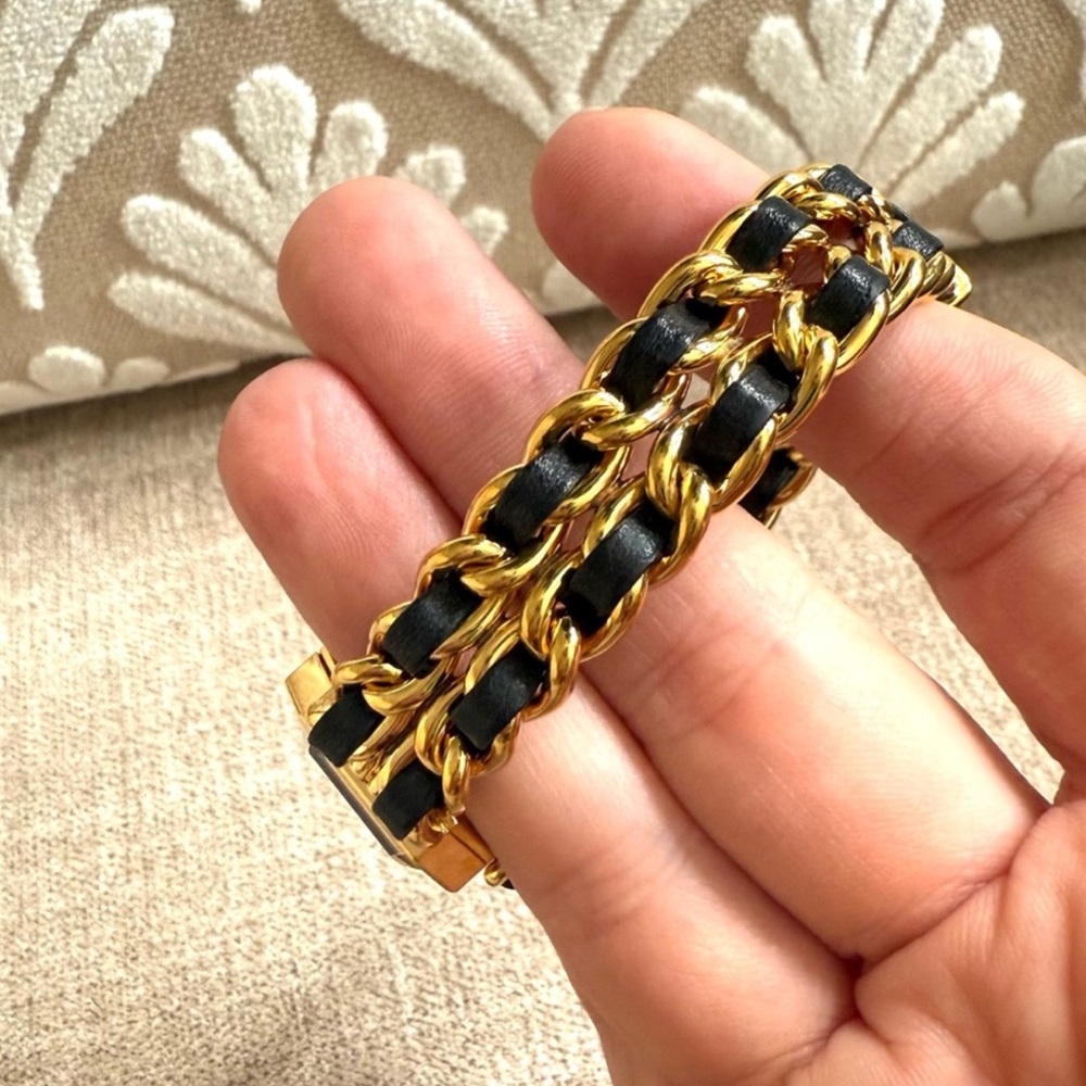 Authentic CHANEL Premiere watch size Medium M gold and black leather bracelet - Picture 15 of 16